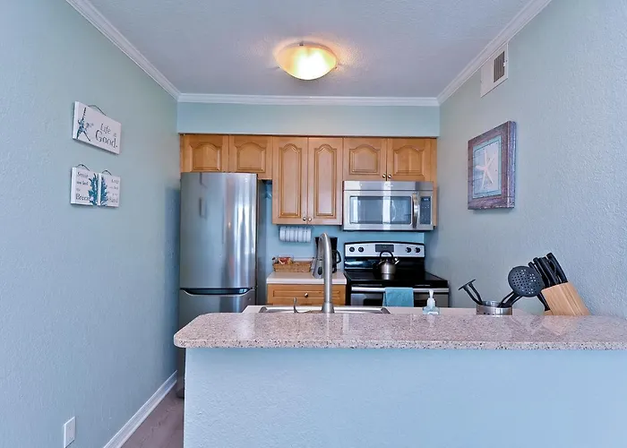 412-Amazing Views, Waterfront, Wifi, Pool, Close To Bucs Stadium