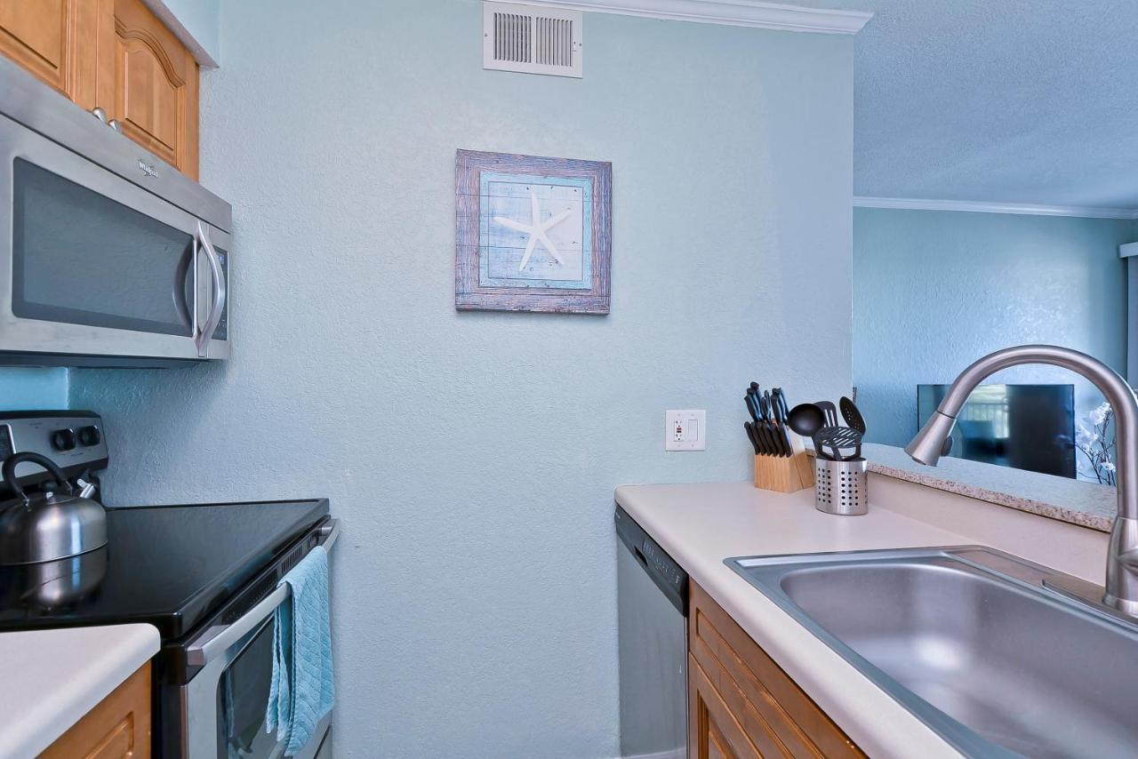 Apartment 412-amazing Views, Waterfront, Wifi, Pool, Close To Bucs Stadium Tampa