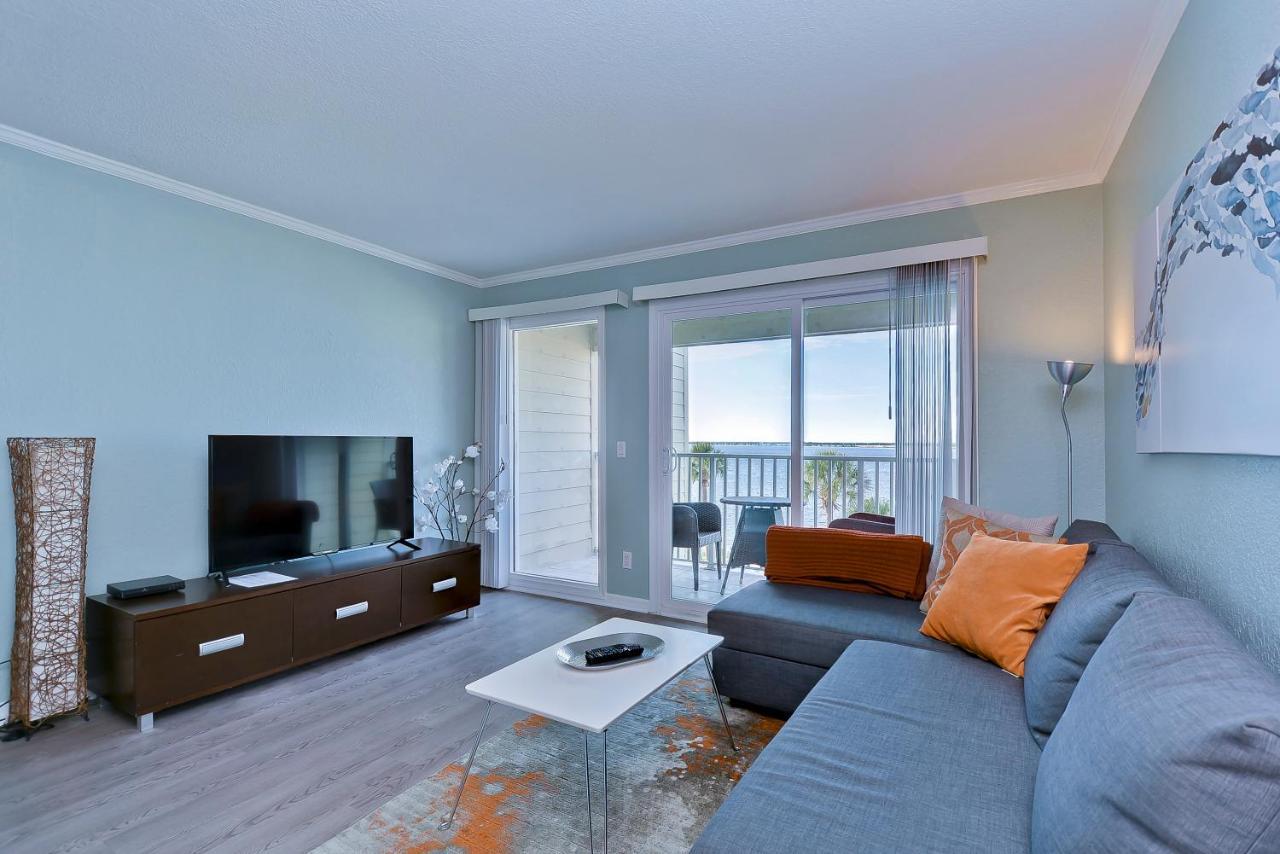 412-amazing Views, Waterfront, Wifi, Pool, Close To Bucs Stadium Tampa